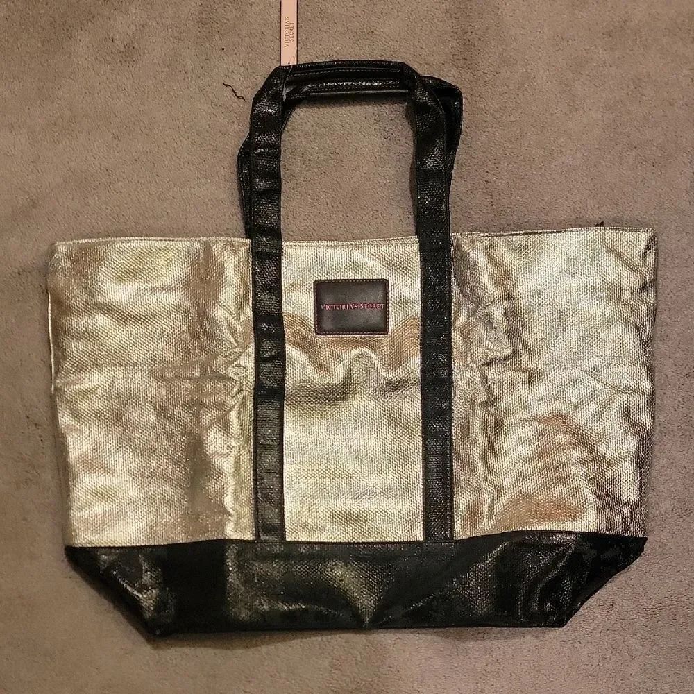 NWT Victoria's Secret Silver/black Metallic Tote